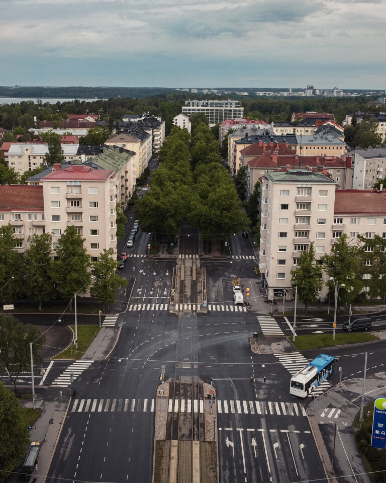 Ilmakuva Munkkiniemen puistotiestä.