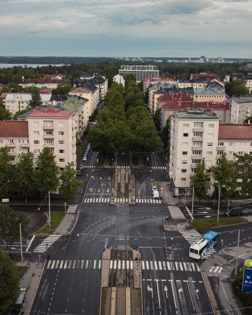 Ilmakuva Munkkiniemen puistotiestä.