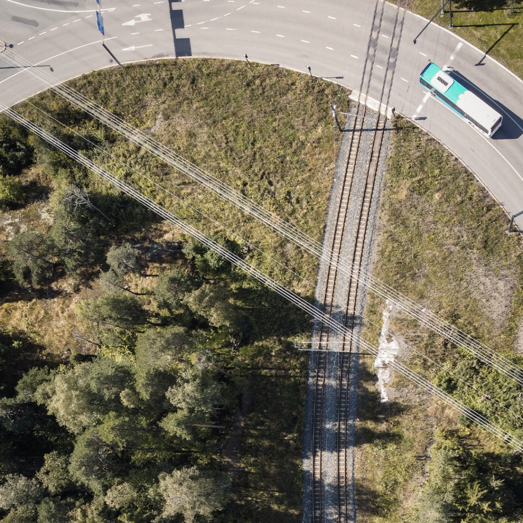 Ilmakuva Haagan ympyrässä olevista raitiotiekiskoista.